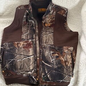 Men's Under Armour camouflage hunting vest size Med